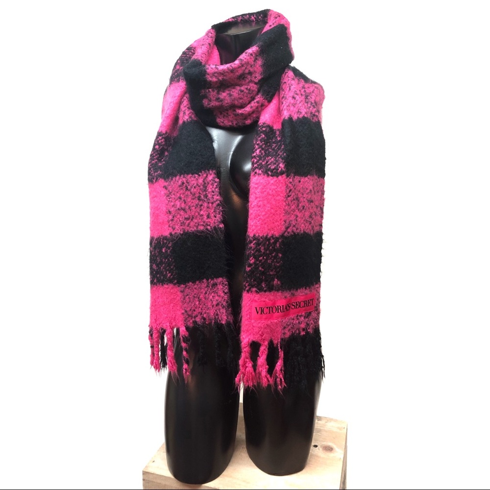 Victoria’s Secret Super Warm & Thick Scarf